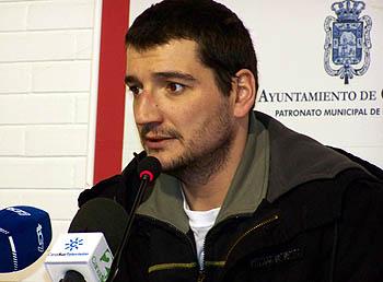 Fernández durante la rueda de prensa