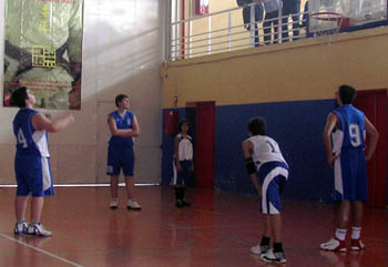 Los infantiles perdieron en su salida a la cancha del Atarfe
