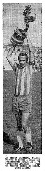 Vicente levanta la Copa de Andalucía