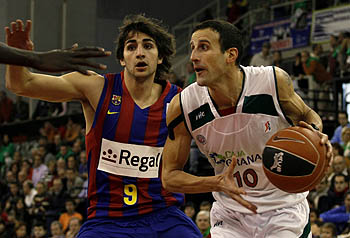 Nico Gianella con Ricky Rubio en el partido de ida (ACBMEDIA)