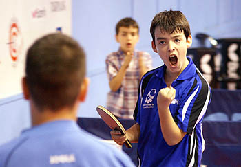 Esteban Cuesta celebrando una victoria del CajaGranada (GRJ) 