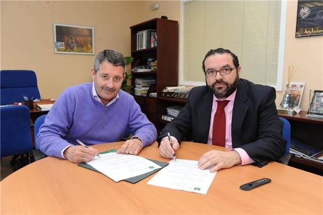 Momento en el que se firmaba el citado convenio (GRJ)