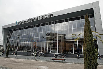 Marathón solidario en el centro deportivo O2 de Granada