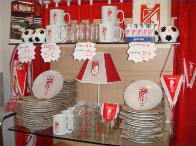 Algunos de los objetos disponibles en la tienda