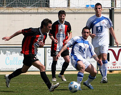 El conjunto del Vélez acusó sus problemas en Armilla (JESÚS HURTADO)