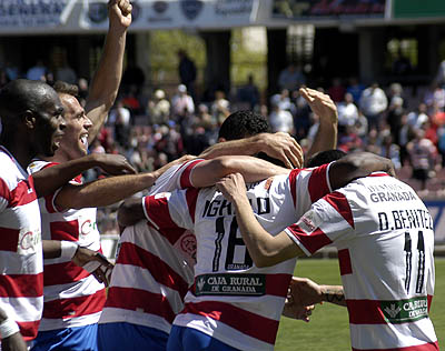 Celebración de uno de los tantos ante la UD Melilla (PACO AYALA)