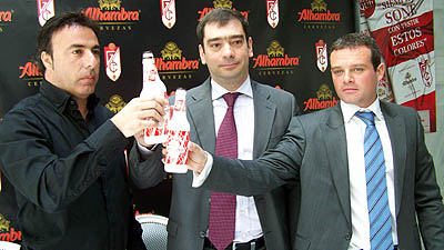 Quique Pina junto a Manuel Helguera e Ignacio Molina durante el acto (GRJ)