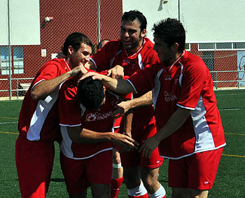 Celebración del tanto de Negro por parte del conjunto accitano (GRJ) Celebración del tanto de Negro por parte del conjunto accitano (GRJ)