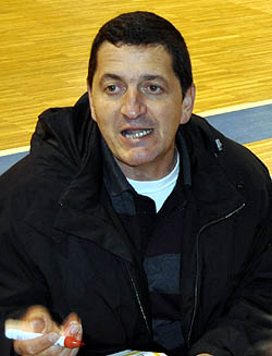 Eugenio Llera, entrenador Grupo Salmerón
