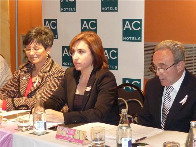 Sandra García junto al resto de autoridades en la presentación del evento