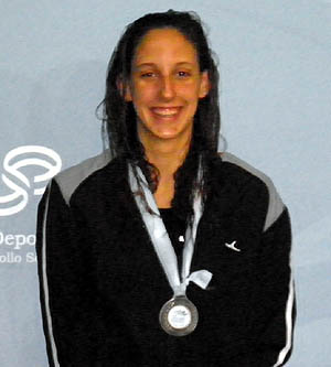 Teresa Gutiérrez con su medalla de plata (GRJ)