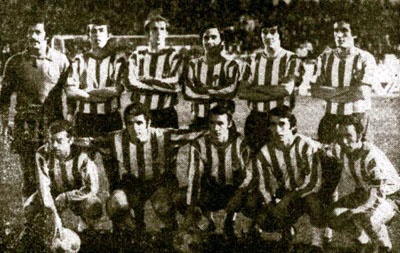 Los alineados formaban por orden de dorsales. Como en ésta, del 6 de febrero de 1973. De pie: Ñito, Toni, Aguilera, Falito, Jaén y Castellanos; agachados: Oliveros, Santos, Porta, Quiles y Vicente