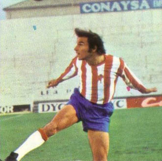 El rojiblanco Echecopar en acción en la temporada 1972/73
