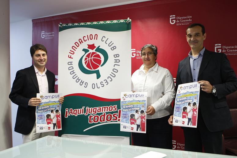 Iván López, diputado de deportes, junto a Mariki Rodríguez y Julián Aranda