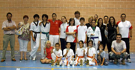 Participantes del Club Reina Isabel en Pedrera (GRJ)