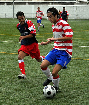 Fran Vera (Granada B) a un paso de firmar por el Guadix