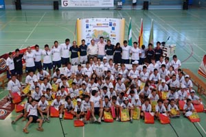 Foto de familia de los participantes en el Campus