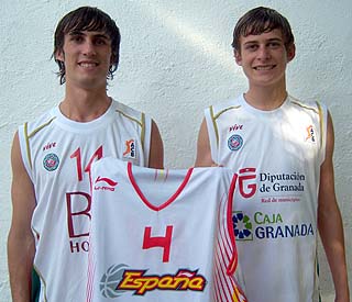 Jorge y Pablo Fernández con la camiseta de la Selección
