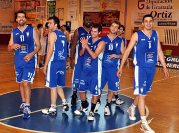 Jugadores del CB Guadix tras un partido de la pasada temporada