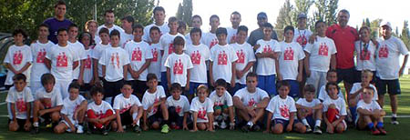 Foto de familia de los participantes en el VIII Campus de Fútbol y Formación (GRJ)