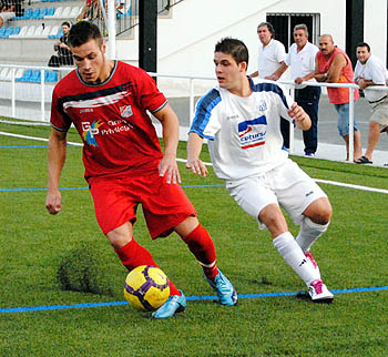 El Monachil empató anoche a tres goles con el Motril CF (A. RIVERA)