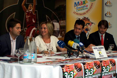 Un momento de la presentación de la I Copa Puleva en Granada (GRJ)