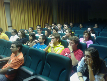 Los asistentes al evento atendieron con interés