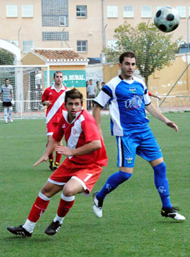 Julio, autor de los dos goles locales (A. RIVERA)