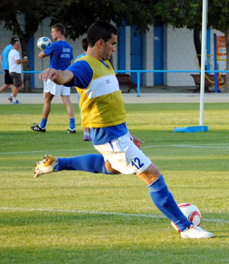 Sergio Gómez durante un calentamiento (A. RIVERA)