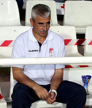 Fabri presenciando el partido en la grada (SPORTCARTAGENA.ES)