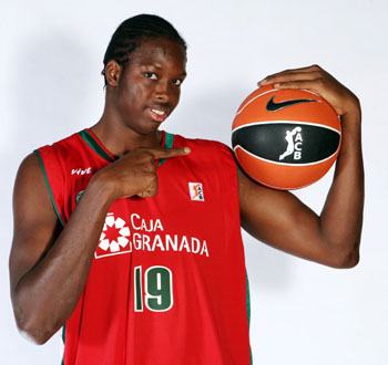 Mamadou Samb, jugador del CB Granada 