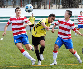 El juvenil del Granada CF goleó al cuadro melillense (A. RIVERA)