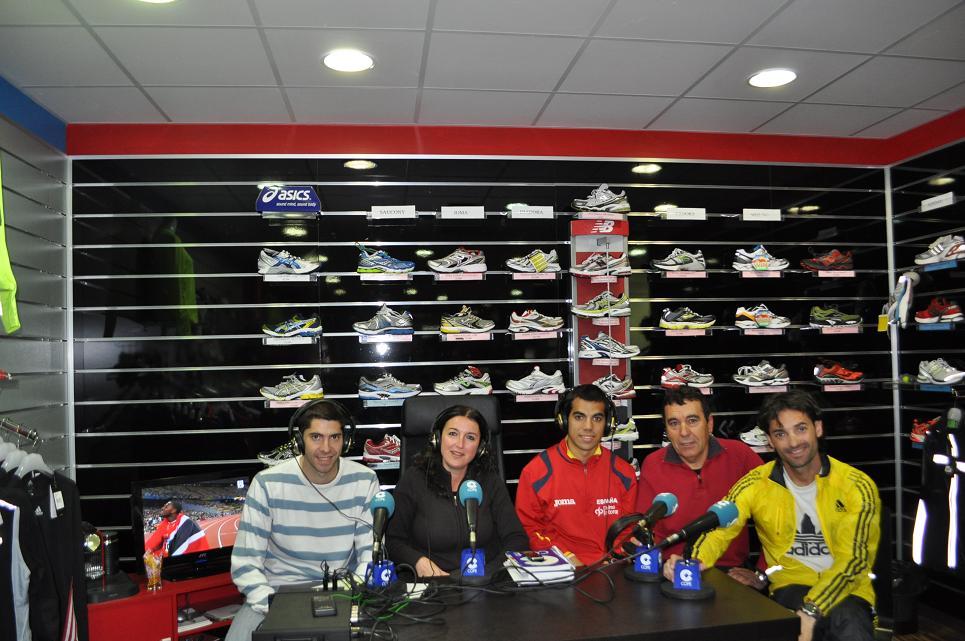 De izquierda a derecha en Run 04, Ubric, Ana Payán, Iván Pajuelo, Juan Zamora y Paquillo