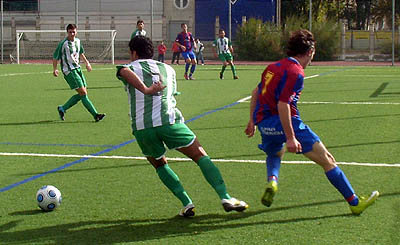 Una acción del encuentro entre el Atarfe y el Vandalia (LÁZARO)