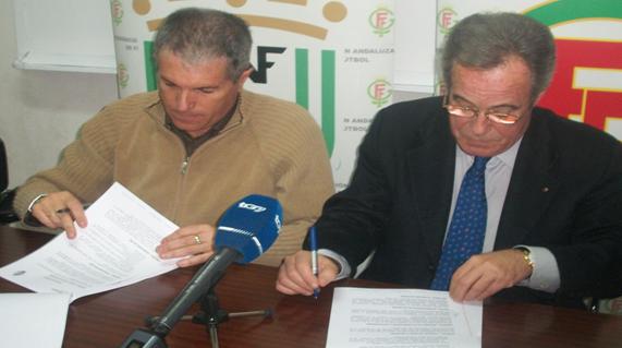 Momento de la firma del convenio