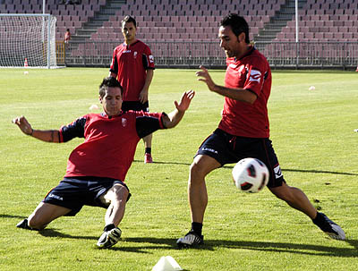 Barrancos en un entrenamiento junto a Abel Gómez (PACO AYALA)