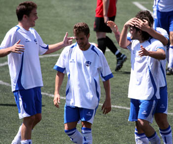 Los lojeños sueñan con luchar por el ascenso (P. CASTILLO)