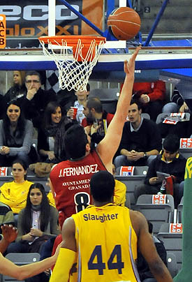 Jesús Fernández continúa siendo duda para Vitoria (BALDO)