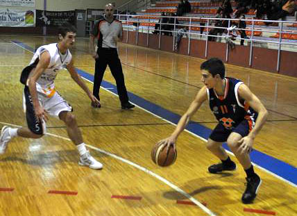 Carlos Alcaraz, en pretemporada frente a Novaschool