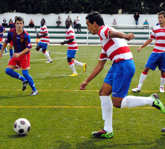 El Granada B no puede fallar ante la AD Parador. (RIVERA)