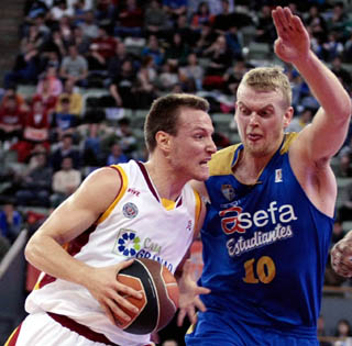 Freire debutó con el Cebé en la cancha del Estudiantes (PHOTO ACB)