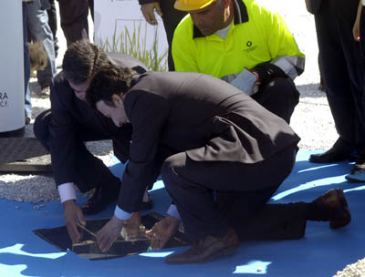 Quique Pina e Ignacio Fernández colocan la primera piedra (AYALA)