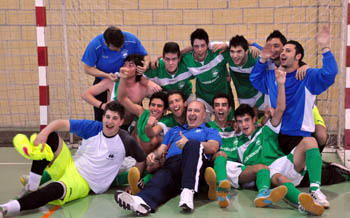 Los jugadores del Zaidín 90 celebrando el título de Liga (GRJ)