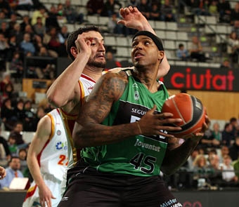 Jesús Fernández, con molestias, es duda para mañana (PHOTO ACB)