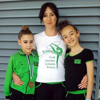 Adriana Rojas con su entrenadora (GRJ)