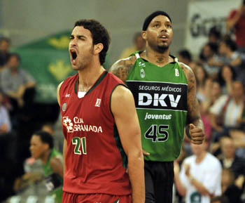 El Cebé se aferra a la Liga ACB apalizando al DKV Joventud (BALDOMERO)