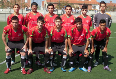 Equipo del Estrellas Chana que lograba la permanencia en la Liga Nacional Juvenil