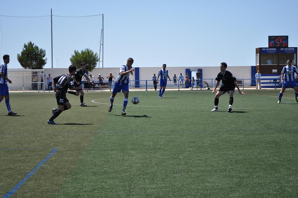 Omar fue el mejor del partido con dos goles para el Alquián