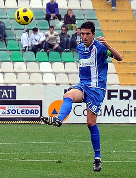 Lucena, durante un partido frente al Elche. (BALDOMERO)