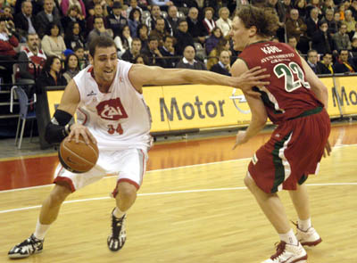 Pablo Aguilar, frente a su ex equipo
